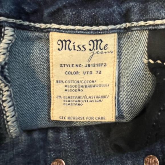 Miss Me Boyfriend Capri Distressed Jeans Size 31 Waist - Picture 12 of 16